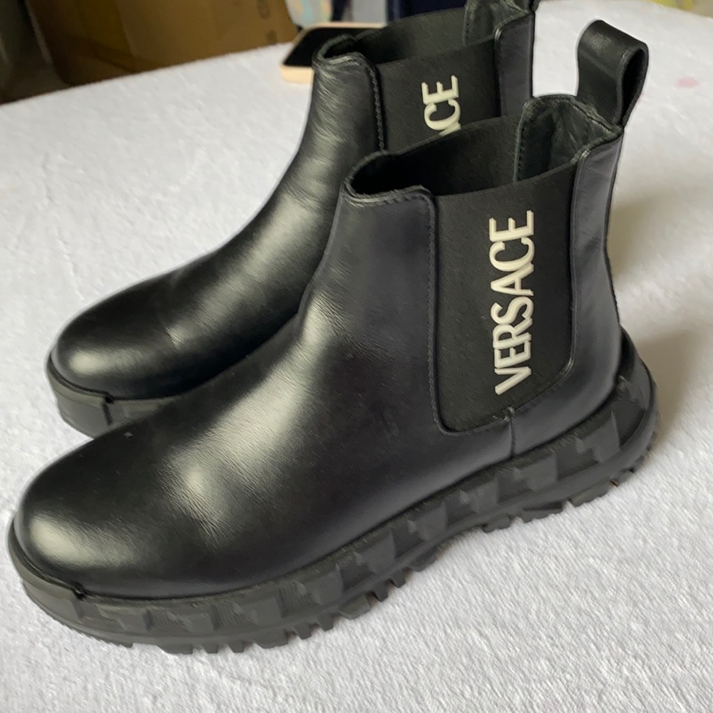 Kids Versace boots